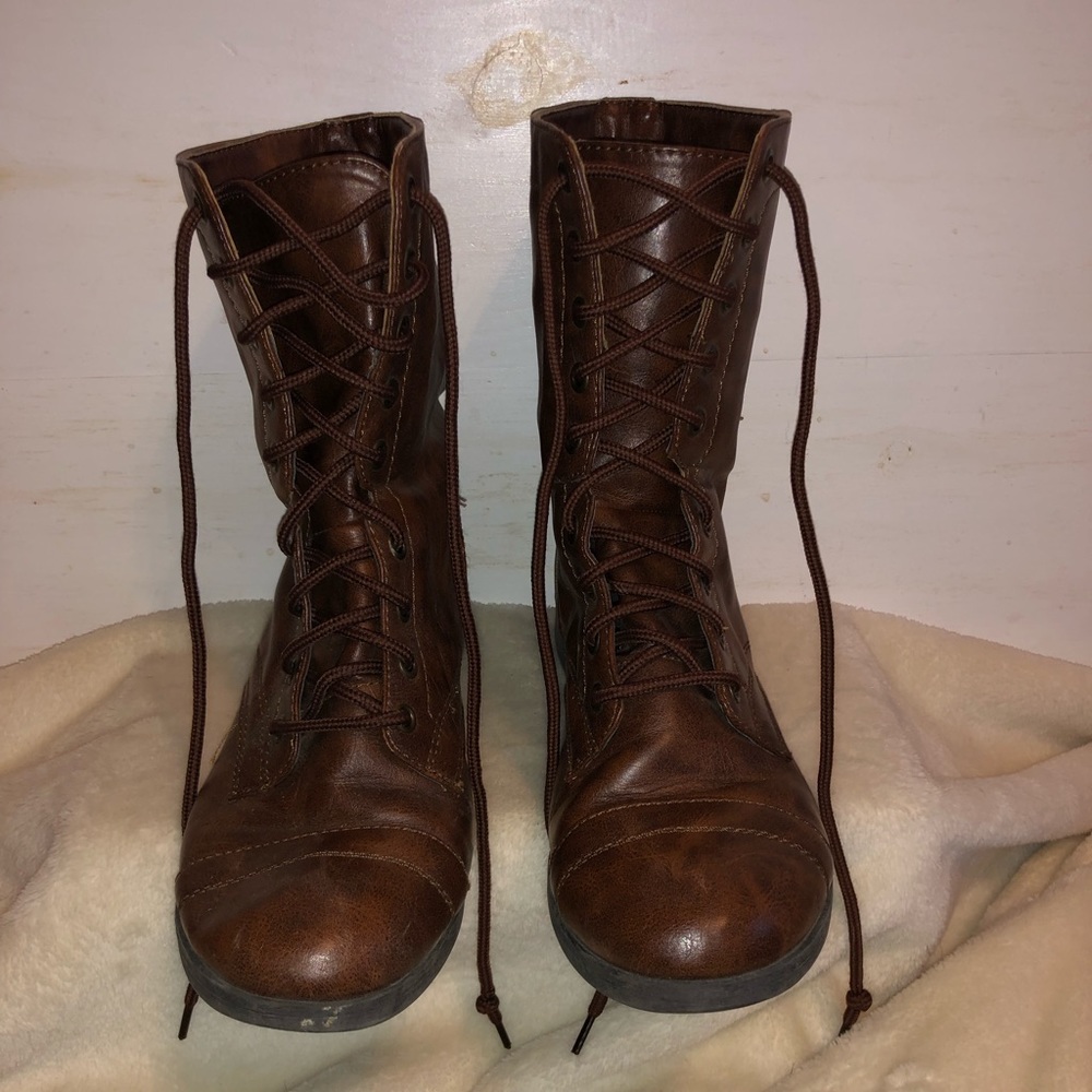 Brash | Lace - Up Combat Boot !